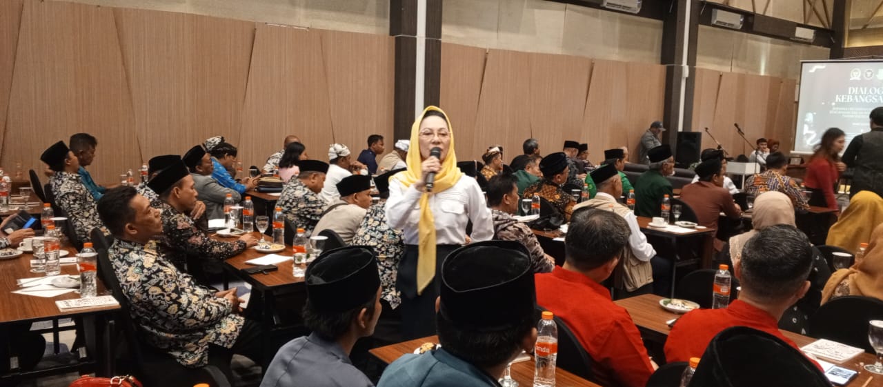 SOSIALISASI: BNPT bersama Dewan Perwakilan Daerah Republik Indonesia (DPR RI) dan Pemerintah Kota Sukabumi, menggelar dialog kebangsaan di salah satu hotel Kota Sukabumi, Jumat (13/6).