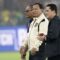 Presiden Prabowo Subianto (tengah) didampingi Ketua Umum PSSI Erick Thohir (kanan) dan Manager Timnas Indonesia Sumarji (kiri) menyapa para pemain usai pertandingan melawan Timnas China pada laga Kualifikasi Piala Dunia 2026 putaran ketiga Grup C di Stadion Utama Gelora Bung Karno, Jakarta, Kamis (5/6/2025). (Bayu Pratama)