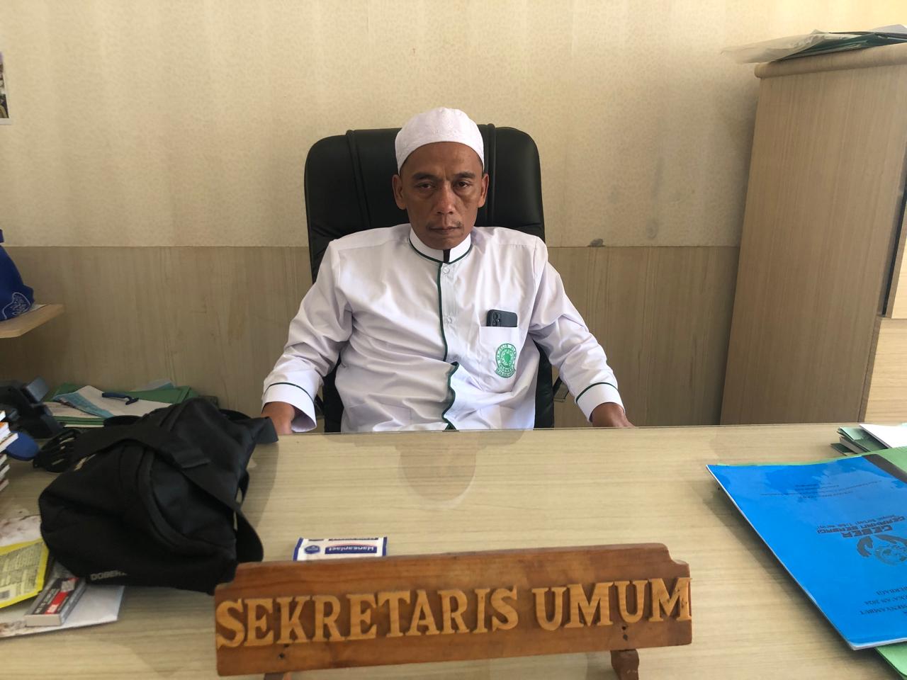 DIWAWANCARAI : Sekretaris MUI Kabupaten Sukabumi, KH. Ujang Hamdun saat diwawancarai Radar Sukabumi.
