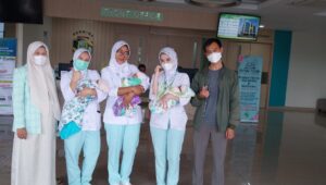 Pasutri Asal Sukalarang Sukabumi Dikaruniai Bayi Kembar Tiga