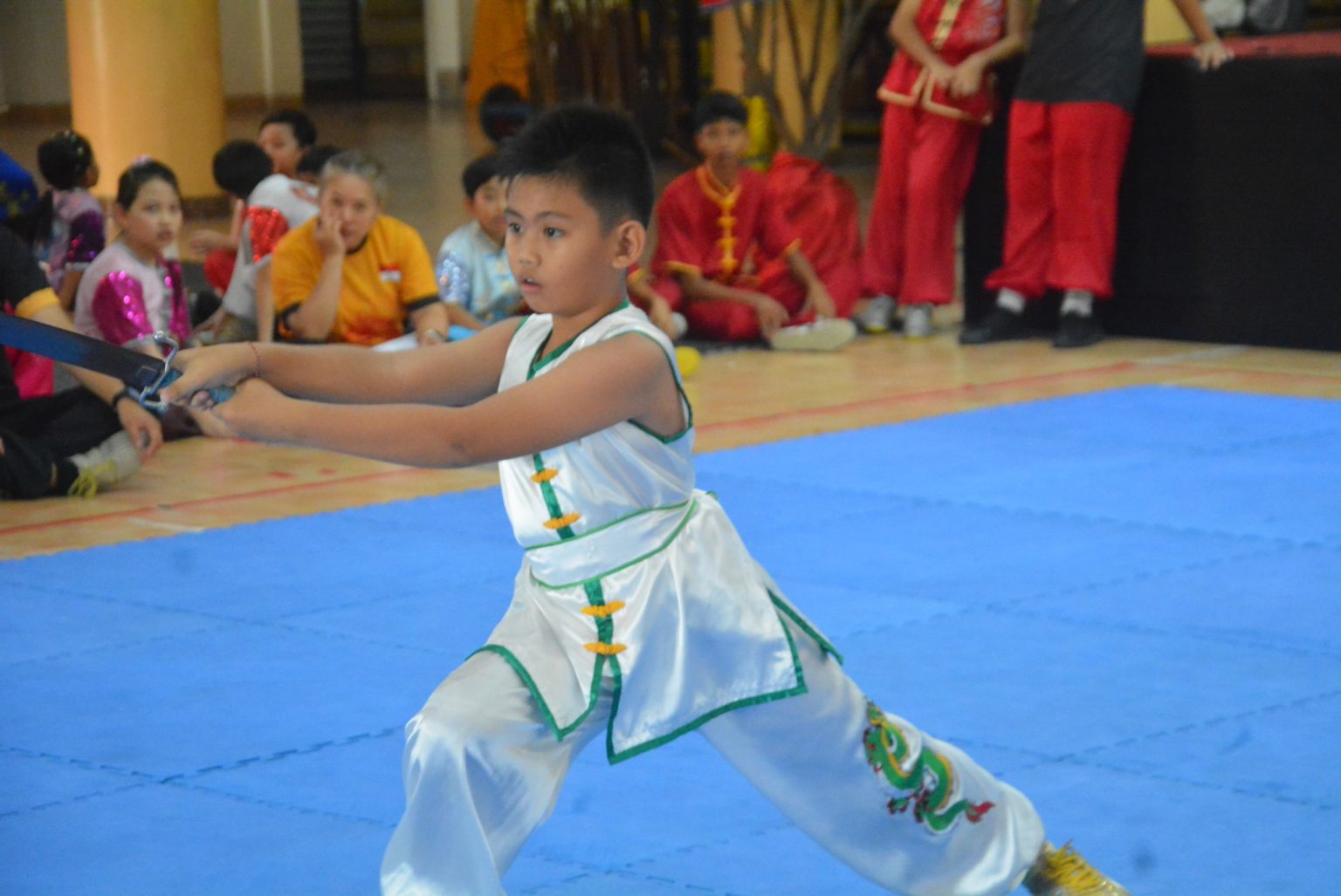 ANTUSIAS: Sejumlah atlet wushu yang akan mewakili Provinsi Jawa Barat dalam ajang bergengsi Kejuaraan Nasional (Kejurnas) Wushu 2025 di Surabaya.