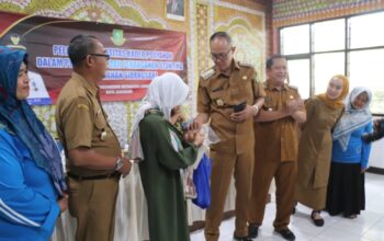 PELATIHAN: Sebanyak 30 kader Posyandu di Kelurahan Sindangsari, Kecamatan Lembursitu, Kota Sukabumi, mengikuti pelatihan peningkatan kapasitas dalam pencegahan dan penanganan stunting, Senin (23/6).