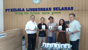 Akhirnya Matt Bento Persembahkan Biografi Oland Sibarani: Jejak si Penggembala Kerbau – Menggapai Kemilau.