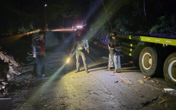 Kecelakaan tragis terjadi di ruas Jalan Raya Jampangtengah–Kiaradua, tepatnya di Kampung Padabeunghar, Desa Padabeunghar, Kecamatan Jampangtengah, Kabupaten Sukabumi, pada Senin malam (23/06).