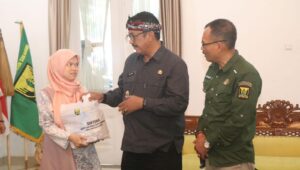 Pemkab Sukabumi Fokus Tekan Stunting Lewat Bantuan Gizi dan Kirab Harganas