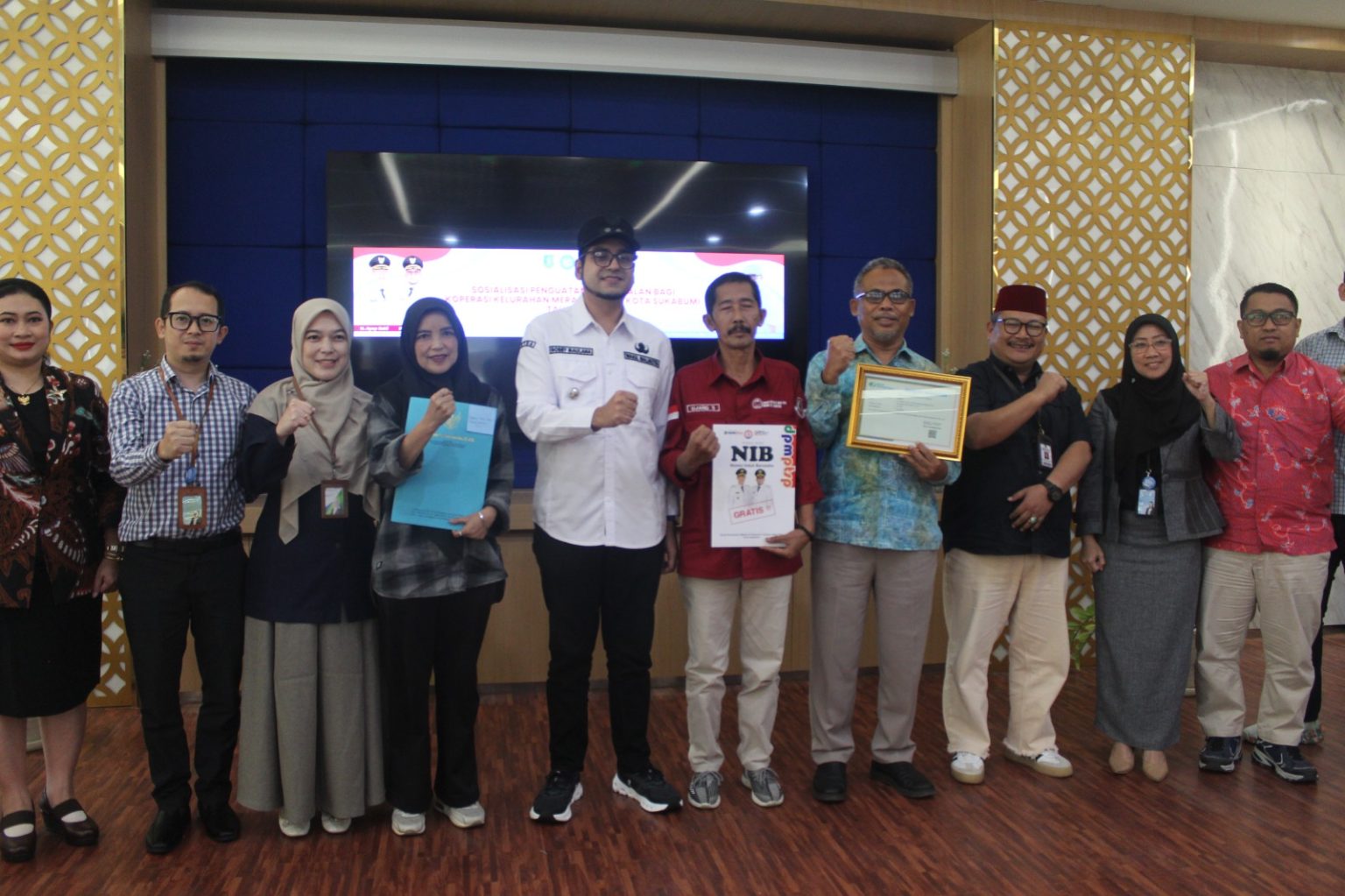 SOSIALISASI: Pemkot Sukabumi, berupaya mendorong kemandirian ekonomi berbasis komunitas melalui penguatan koperasi dengan menggelar sosialisasi penguatan permodalan bagi para pengurus Koperasi Merah Putih dari 33 kelurahan se-Kota Sukabumi, Selasa (24/6).