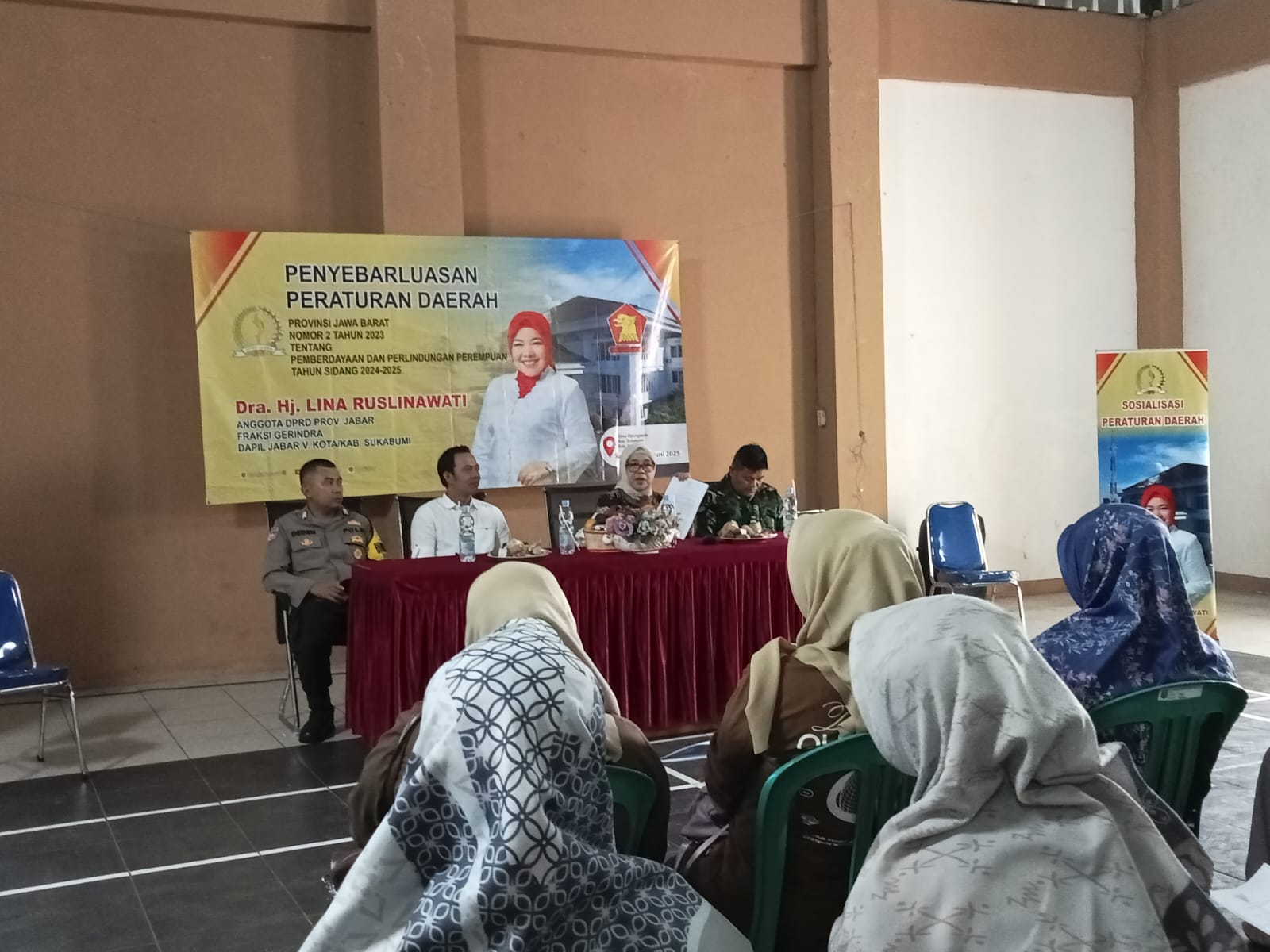 Anggota DPRD Provinsi Jawa Barat dari Fraksi Gerindra, Lina Ruslinawati, kembali melaksanakan kegiatan penyebarluasan Peraturan Daerah (Perda) Provinsi Jawa Barat Nomor 2 Tahun 2023 tentang Pemberdayaan dan Perlindungan Perempuan.