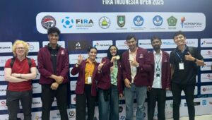 Tim Robotik Internasional Nusa Putra University Tembus 3 Besar Dunia di FIRA Indonesia