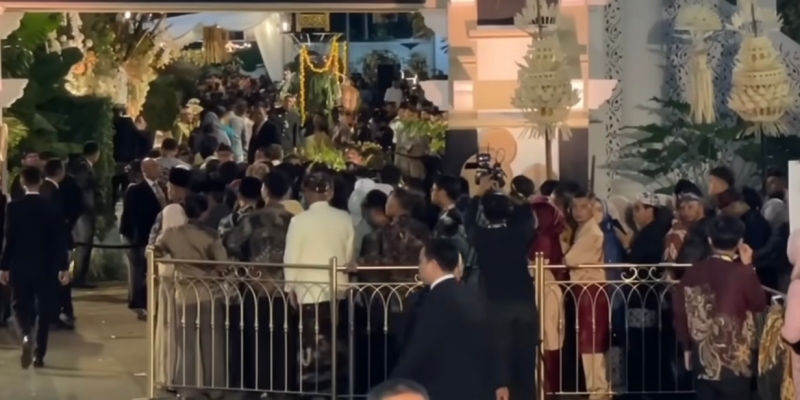 Suasana pesta pernikahan di Alun-Alun Garut, Kamis (17/7/2025), sebelum insiden terjadi.
