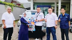 BRI Branch Office Cibadak Serahkan Hadiah Grand Prize Undian Simpedes Semester 1/2024, Fitri Nasabah BRI Unit Cicurug Bawa Pulang Mobil Xpander Gratis