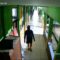 TERTANGKAP LAYAR: Komplotan pencuri terekam CCTV saat hendak membobol salah satu sekolah di wilayah Kecamatan Gegerbitung, Kabupaten Sukabumi pada Kamis (03/07) dini hari.