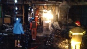 Detik-detik Pom Mini Meledak di Cicurug, Lima Motor dan Warung Ludes Terbakar 