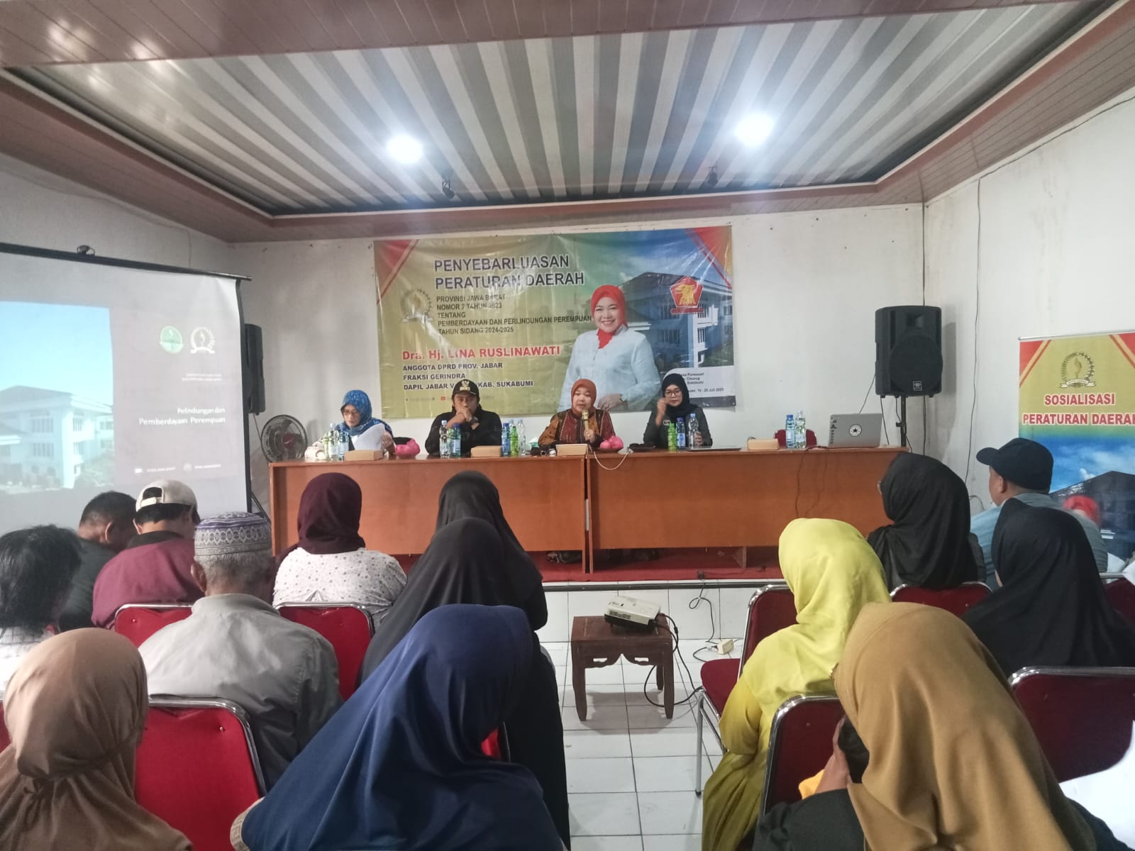 Anggota DPRD Provinsi Jawa Barat dari Fraksi Gerindra, Lina Ruslinawati, kembali menggelar kegiatan sosialisasi Peraturan Daerah (Perda) Provinsi Jawa Barat Nomor 2 Tahun 2023.