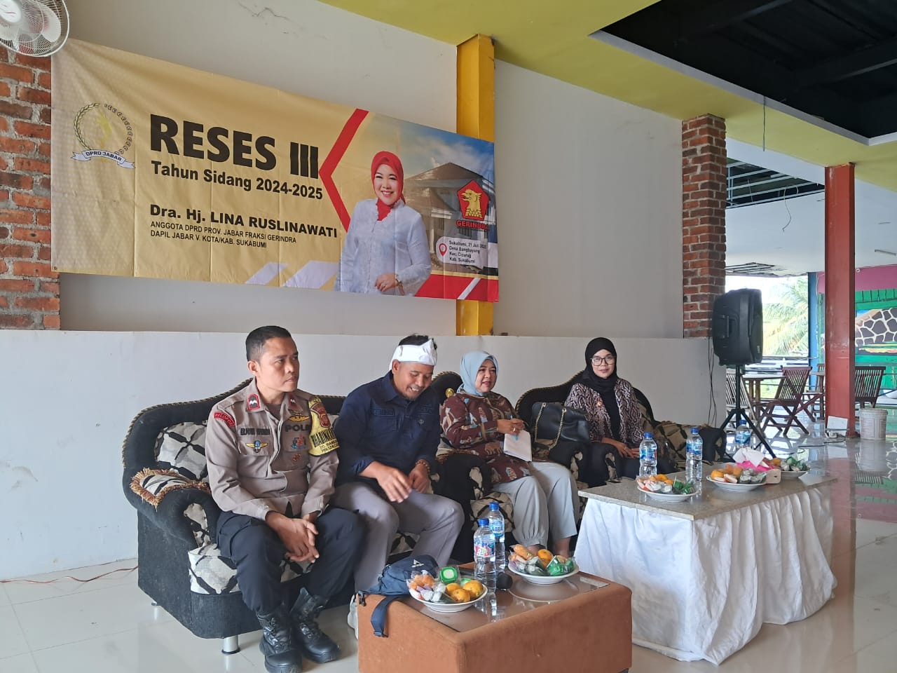 Anggota DPRD Provinsi Jawa Barat dari Fraksi Gerindra, Dra. Hj. Lina Ruslinawati, melaksanakan kegiatan Reses ke-III Tahun Sidang 2024–2025 di Desa Bambayang, Kecamatan Cicurug, Kabupaten Sukabumi, Senin (21/04/2025).