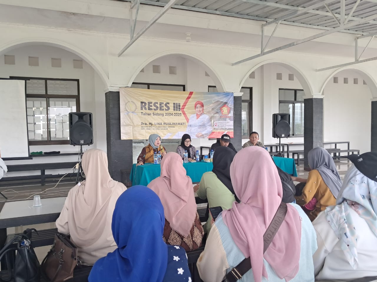 Anggota DPRD Provinsi Jawa Barat dari Fraksi Gerindra, Dra. Hj. Lina Ruslinawati, kembali menggelar kegiatan Reses ke-III Tahun Sidang 2024–2025 di titik kedua yang berlokasi di Pusdiklat Bela Negara, Desa Purwasari, Kecamatan Cicurug, Kabupaten Sukabumi, Selasa (22/07/2025).