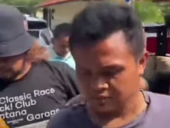 Tampang pelaku berinisial DH saat digelandang ke Mapolres Purwakarta, Jumat (4/7).