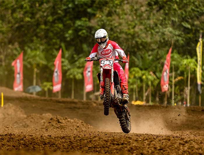 Pebalap Honda Arsenio dan CRF250R