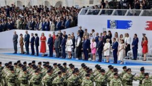 Moment Presiden Prabowo Saksikan Kontingen TNI di parade Hari Bastille Paris