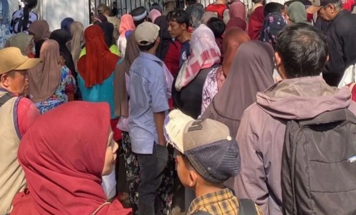 Pesta Rakyat Garut rangkaian acara pernikahan Wakil Bupati Garut Luthfianisa Putri Karlina dengan Maula Akbar putra dari Gubernur Jawa Barat Dedi Mulyadi berakhir ricuh 