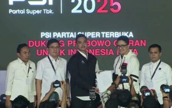 Kaesang Pangarep kembali terpilih sebagai Ketua Umum DPP Partai Solidaritas Indonesia (PSI) periode 2025-2030 yang ditetapkan dalam Kongres PSI 2025 di Solo, Jawa Tengah, Sabtu (19/7/2025). (Mentari Dwi Gayati)