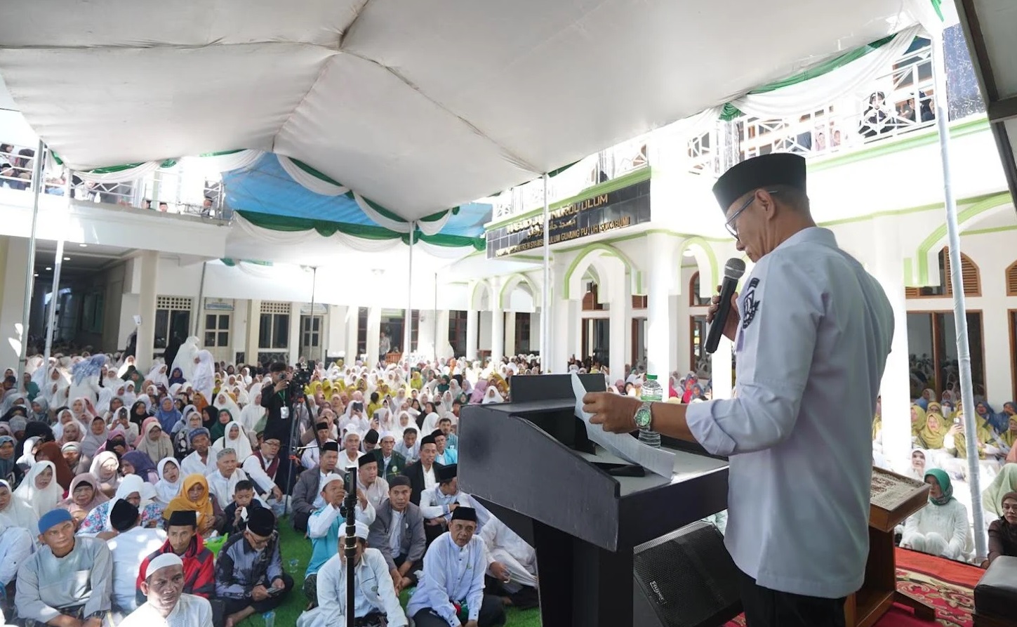 Wali Kota Sukabumi, Ayep Zaki, menghadiri peringatan Milad ke-91 Pondok Pesantren Syamsul Ulum Gunungpuyuh sekaligus Haul ke-75 Mama Ajengan KH Ahmad Sanusi, Sabtu (19/7).