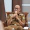 DIWAWANCARA: Wali Kota Sukabumi Ayep Zaki saat diwawancara sejumlah media, Senin (30/6).