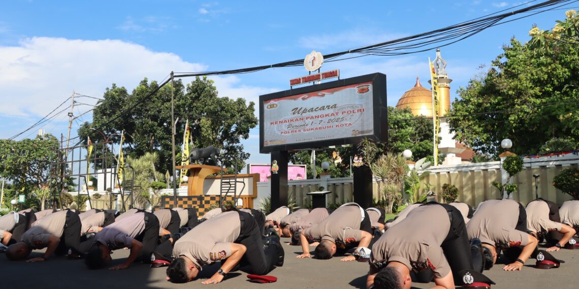 Sebanyak 51 Bintara Polri di lingkungan Polres Sukabumi Kota resmi menyandang pangkat baru dalam upacara kenaikan pangkat periode 1 Juli 2025