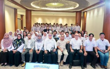 KOMPAK: SCG saat foto bersama Kementerian LHK usai kegiatan Sharing Session pada peringatan Hari Lingkungan Hidup Sedunia 2025 di Jakarta, belum lama ini.(FOTO: UNTUK RADAR SUKABUMI )