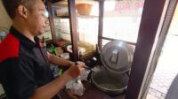 Pikat Konsumen dengan Gimmick Cinta, Bakso Asmara Bikin Anak Muda Sukabumi Jatuh Hati