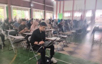 Sebanyak 262 peserta antusias mengikuti proses rekrutmen guru yang diselenggarakan oleh Yayasan Pengembangan Sistem Informasi Manajemen (Pasim) Sukabumi, Kamis (3/7)