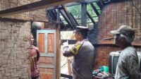 Potret Rumah Panggung di Waluran Terbakar Saat Ditinggal Pemilik