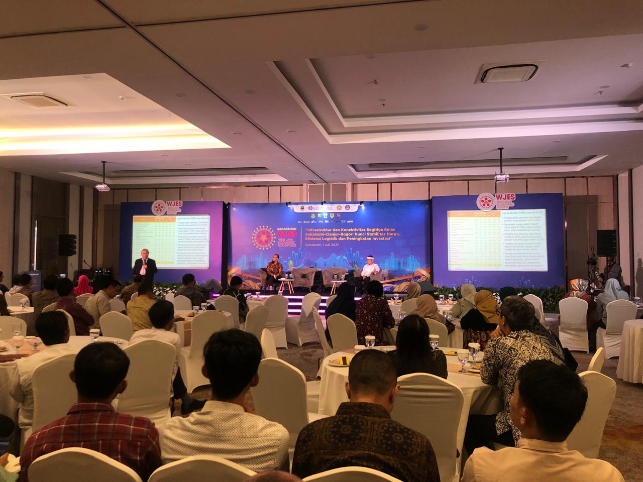 FOTO: Salah satu narasumber saat memberikan sambutan pada Sarasehan West Java Economic Society (WJES) 2025 yang digelar di Hotel Horison Sukabumi, belum lama ini.