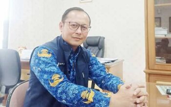 Kepala Dinas PUPR Kota Sukabumi, Sony Hermanto, saat memberikan keterangan kepada wartawan terkait penyaluran dana hibah, belum lama ini.
