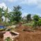 DIBONGKAR: Suasana pemindahan makam di TPU Desa Balekambang, Kecamatan Nagrak, yang terdampak proyek Tol Bocimi Seksi 3.