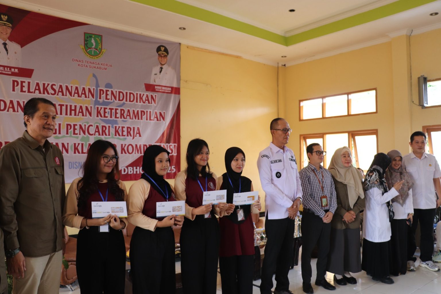 PELATIHAN : Suasana pelatihan keterampilan berbasis kompetensi yang digelar Disnaker Kota Sukabumi di SMKN 3 Sukabumi.