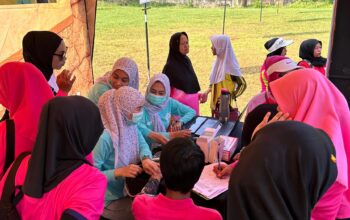 PELAYANAN: Lapas Kelas IIB Sukabumi saat memberikan pelayanan kesehatan kepada keluarga WBP, belum lama ini.