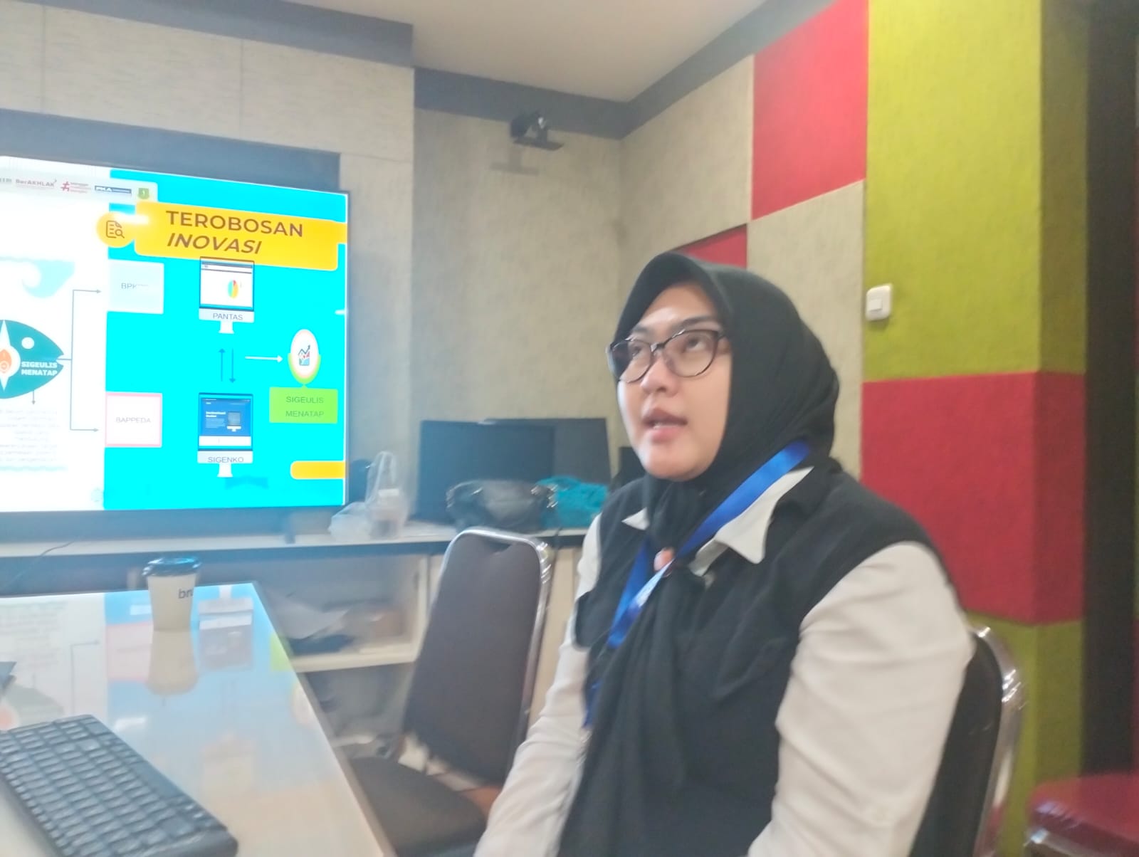 DIWAWANCARA: Kepala Bidang Perencanaan dan Pengendalian Pendapatan Pajak Daerah BPKPD, Martha Galuh Budianti saat diwawancara, belum lama ini.