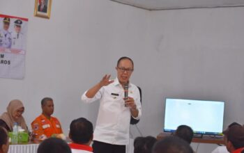 Wali Kota Sukabumi Ayep Zaki membuka kegiatan Bimtek peningkatan kapasitas RT, RW, dan LPM Kelurahan Jayamekar.