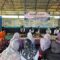 SAMBUTAN : Petugas DPPKB Kabupaten Sukabumi, saat memberikan sambutan pada Saresehan Evaluasi Tim Edukasi DASHAT di Balesawala Kampung KB Desa Sukamanah, Kecamatan Cisaat, pada beberapa waktu lalu