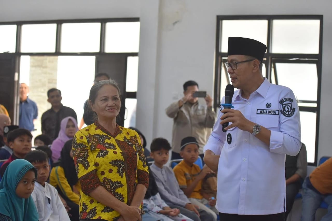 SOSIALISASI: Sosialisasi Wakaf dan Penyaluran Manfaat Wakaf Qordul Hasan untuk UMKM serta Santunan Anak Yatim se-Kecamatan Cikole, belum lama ini.