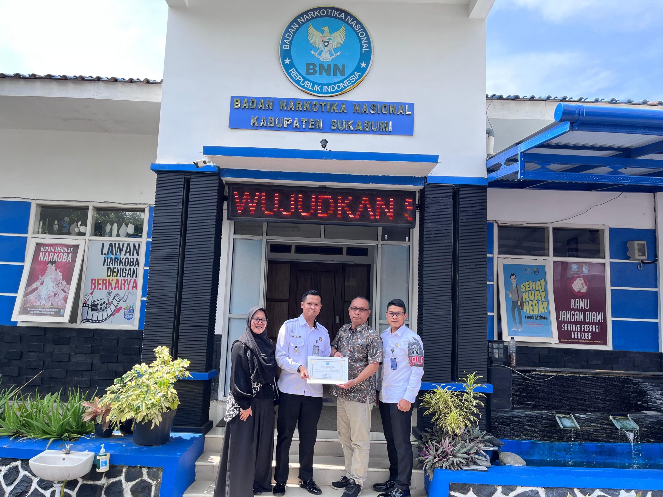 Lembaga Pemasyarakatan (Lapas) Kelas IIB Sukabumi terus membuktikan komitmennya dalam mendukung program Pencegahan, Pemberantasan, Penyalahgunaan dan Peredaran Gelap Narkotika (P4GN)
