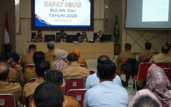 Bupati Sukabumi Asep Japar memimpin langsung Rapat Dinas Bulan Juli 2025 yang digelar di Aula Sekretariat Daerah Kabupaten Sukabumi, Senin (21/7/2025).