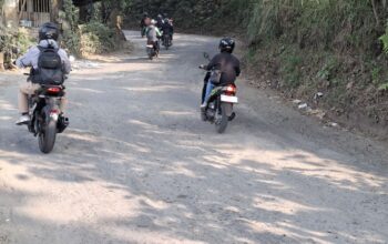 RUSAK : Kondisi ruas Jalan Alternatif Nagrak - Cibadak, rusak.