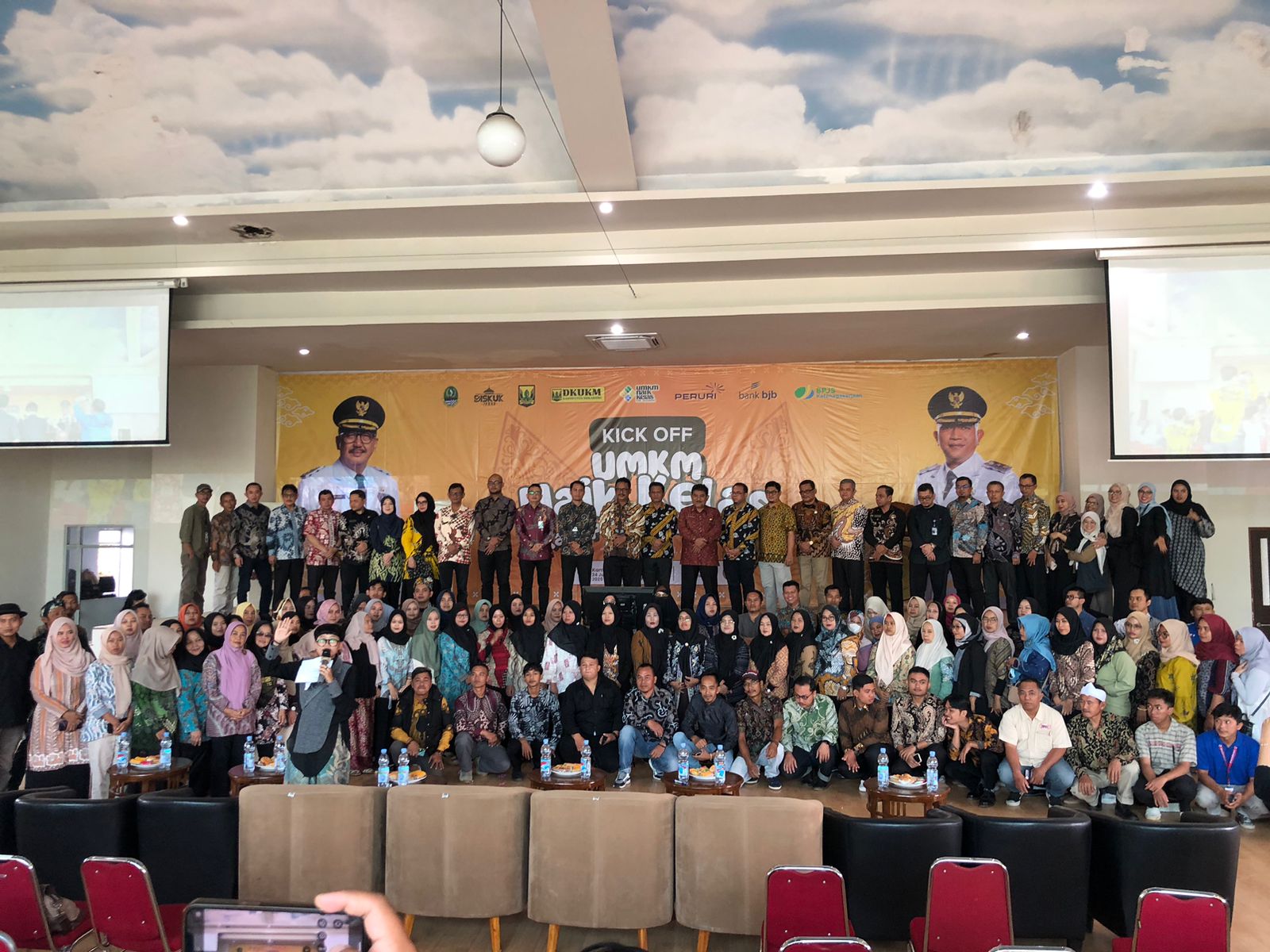 Pemerintah Kabupaten Sukabumi resmi meluncurkan Program UMKM Naik Kelas Tahun 2025 sebagai bagian dari strategi memperkuat ekonomi kerakyatan.