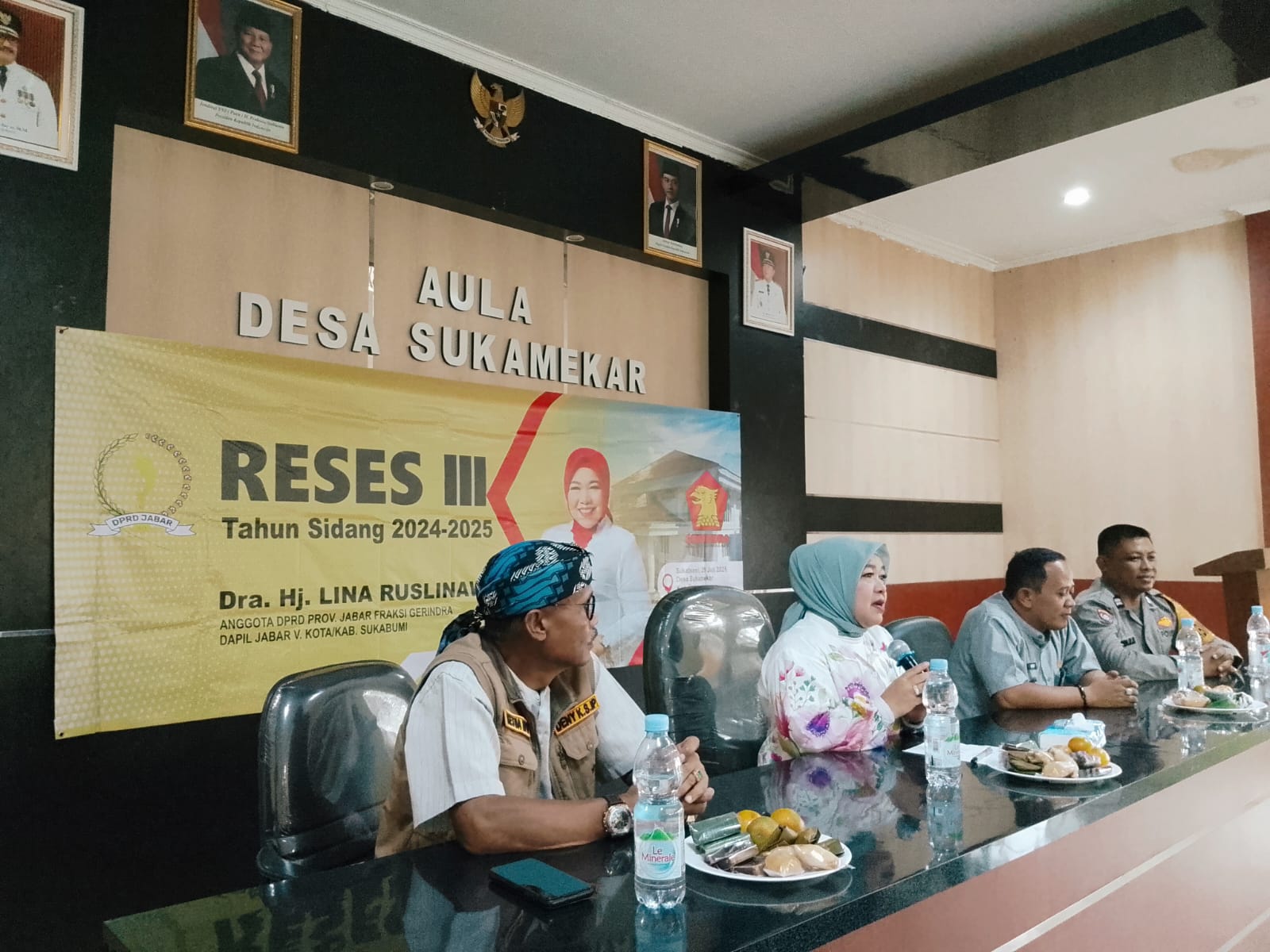 Anggota DPRD Provinsi Jawa Barat dari Fraksi Gerindra, Dra. Hj. Lina Ruslinawati, kembali menggelar Reses ke-III Tahun Sidang 2024–2025 di Aula Desa Sukamekar, Kecamatan Sukaraja, Kabupaten Sukabumi, Selasa (29/07/2025).