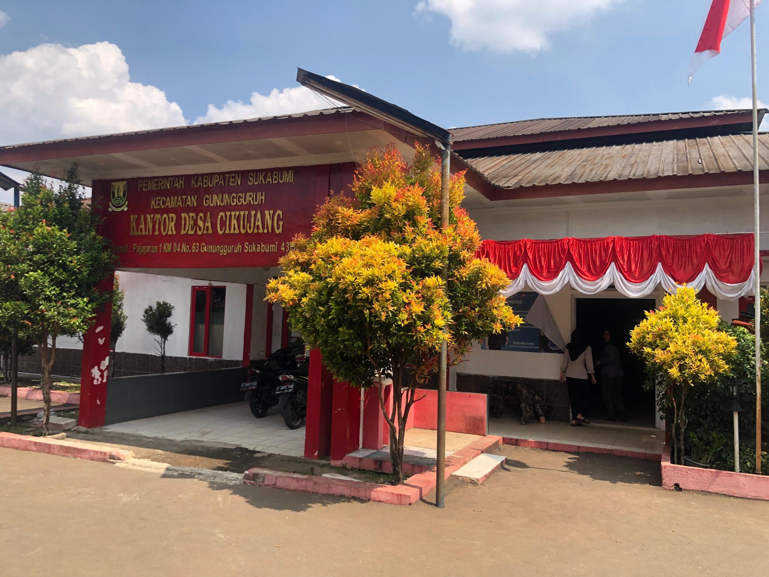 Suasana kantor Desa Cikujang, Kecamatan Gunungguruh, Kabupaten Sukabumi, pasca kepala desanya tersandung kasus tipikor.