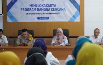 SAMBUTAN : Camat Kebonpedes, Nani Rusyanti saat memberikan sambutan pada Mini Lokakarya di Aula Kecamatan Kebonpedes, pada Rabu (30/7).