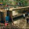 ANTUSIAS: DPUTR Kota Sukabumi, bersama warga Kelurahan Situmekar melaksanakan kerja bakti pengerukan Sungai Cipanengah, belum lama ini.