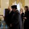 MENYERAHKAN : Presiden RI, Prabowo Subianto saat memberikan cinderamata berupa pedang hasil karya anak Desa Cibatu, Kecamatan Cisaat, Kabupaten Sukabumi kepada Presiden Rusi, Putin.
