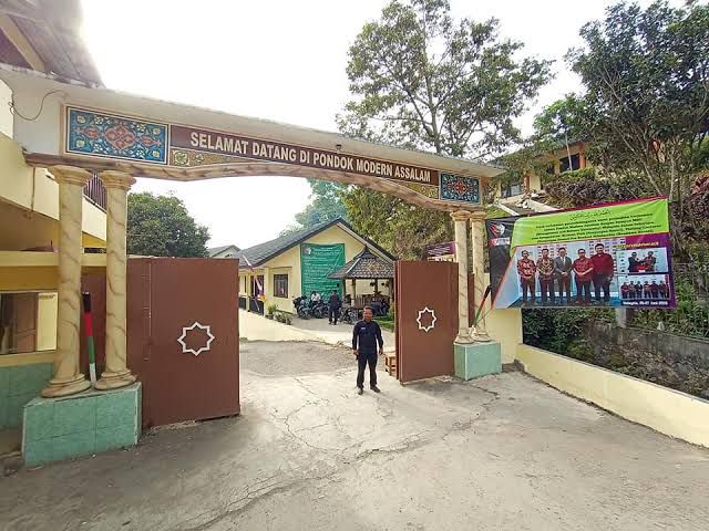 Pondok pesantren Assalam di wilayah Kecamatan Warungkiara, Kabupaten Sukabumi.
